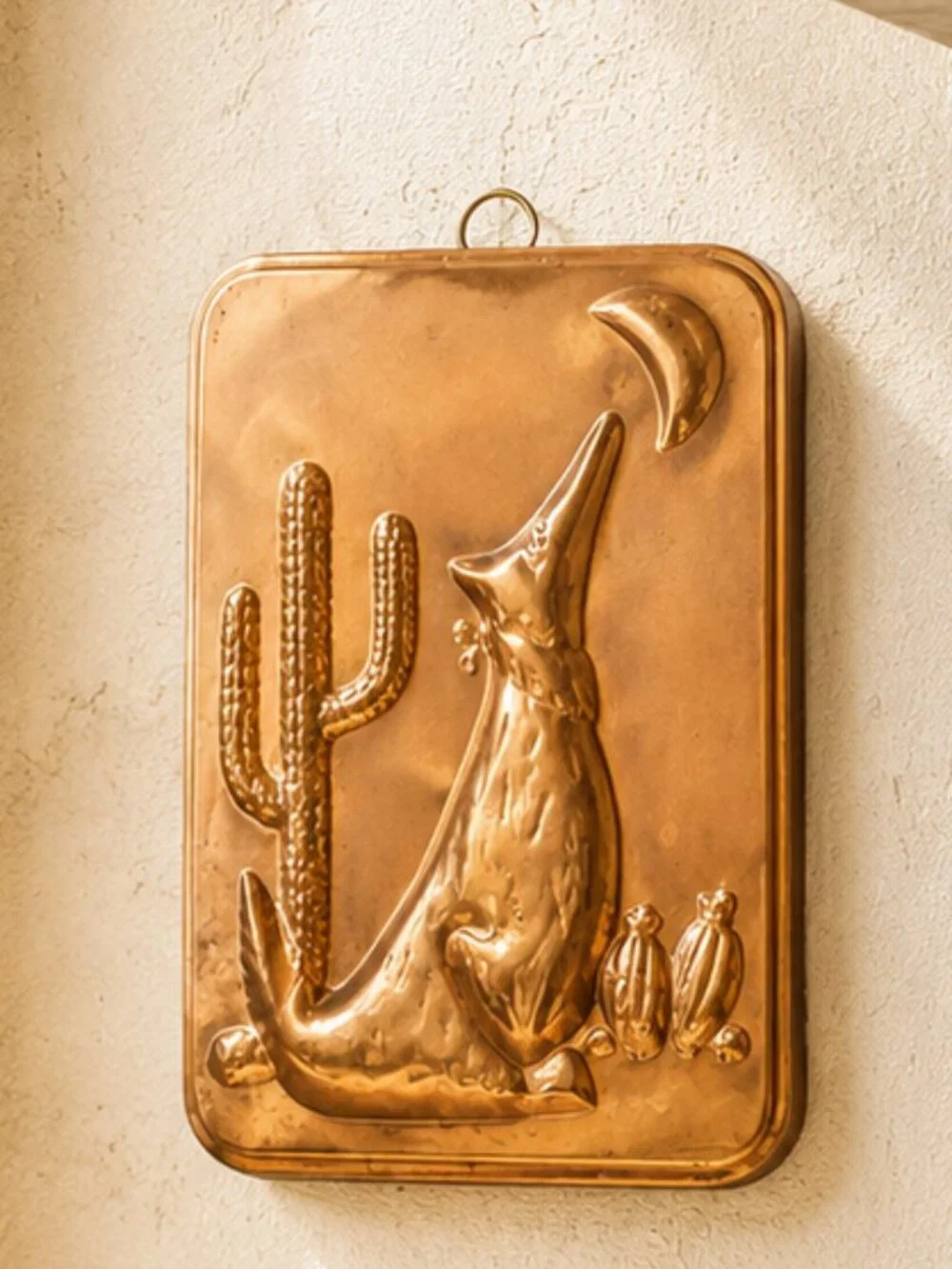Rare Vintage Copper Raised Howling Coyote Wolf Mold
